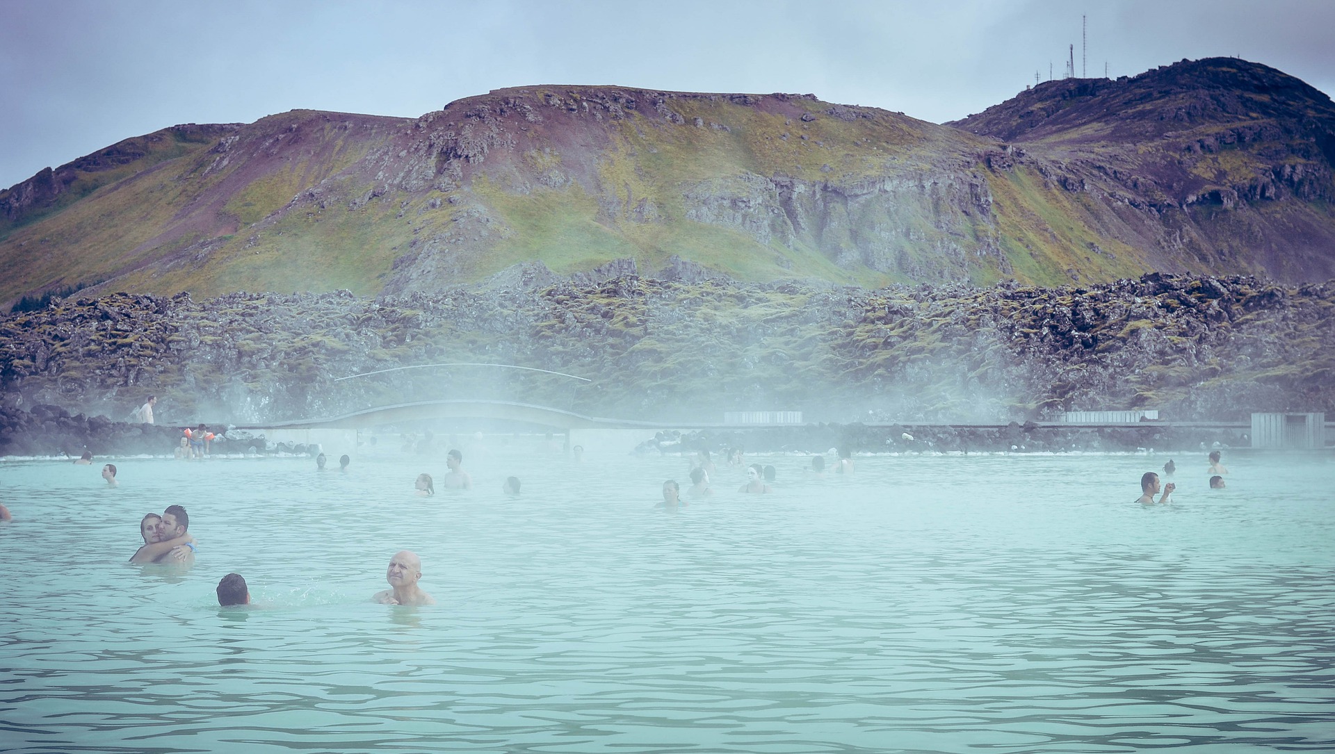 Источники вода челябинск. Blue Lagoon Исландия. Исландия горячие источники голубая Лагуна. Термальные источники voda. Термальные воды Челябинск.